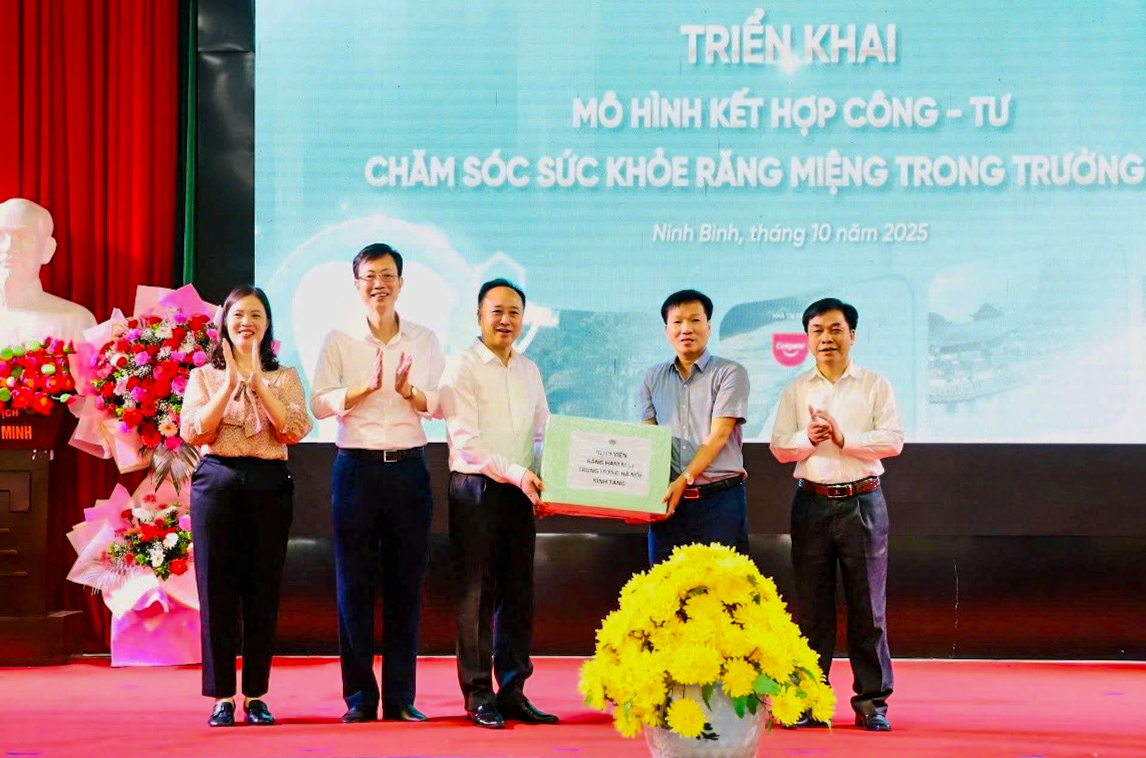  BỆNH VIỆN RĂNG HÀM MẶT TRUNG ƯƠNG HÀ NỘI TRIỂN KHAI MÔ HÌNH KẾT HỢP CÔNG - TƯ CHĂM SÓC RĂNG MIỆNG TRONG TRƯỜNG HỌC TẠI TỈNH NINH BÌNH